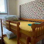 Scoresby\'S - 2-Bedroom Apartment With Parking
